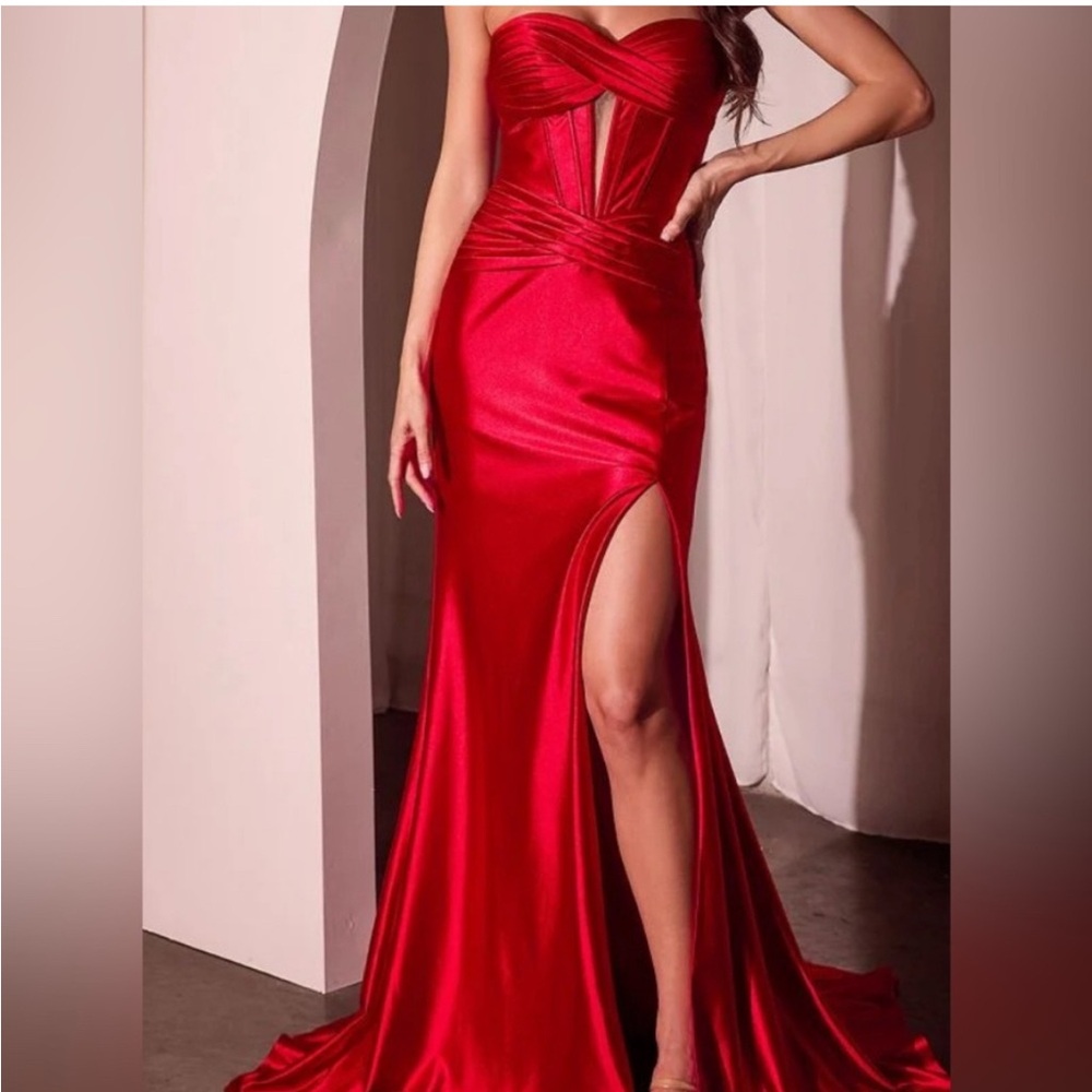 La divine Prom Gown Red and Strapless